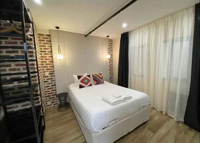 B2 Beautiful House In 7th, 2-4g By Eiffel Tower *