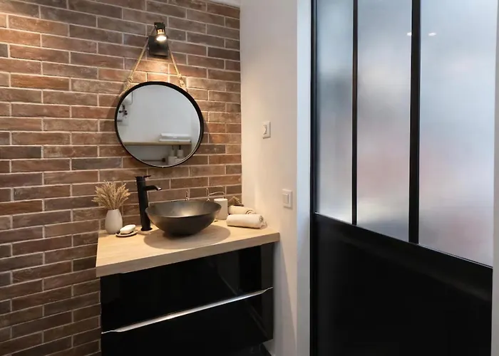 Appartement B2 Beautiful House In 7th, 2-4g By Eiffel Tower *